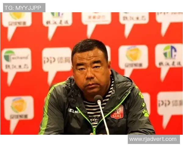 李军回顾足球生涯的点滴经历与成长故事分享 李军回顾足球生涯的点滴经历与成长故事分享